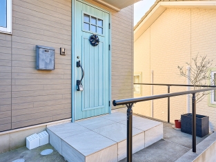 UMI_door2