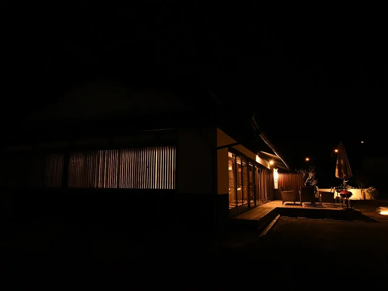 八ヶ岳FUJIYAMAテラス 母屋（夜）