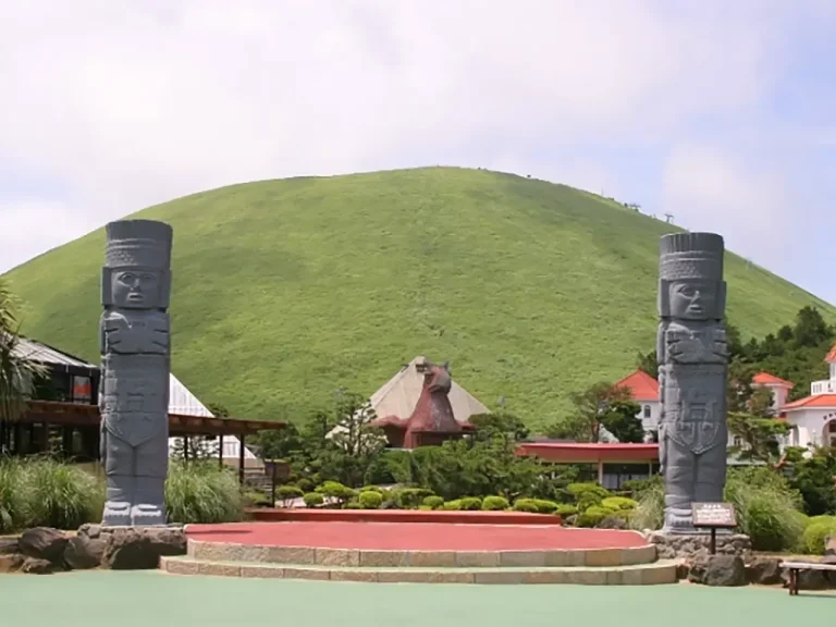 伊豆高原パークガーデン 伊豆シャボテン公園と大室山 伊豆シャボテン公園と大室山