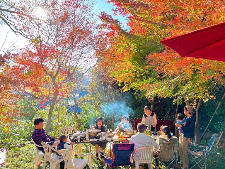 TOKYOテラス 秋はお庭の紅葉がきれいです ※BBQはお庭ではできません。専用テラスが3Fにございます。