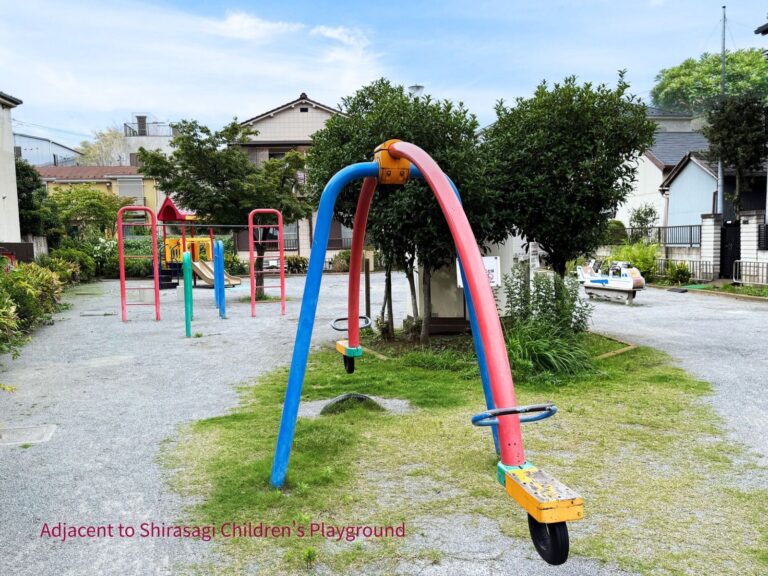 浅草EASTテラス 白鷺児童遊園（宿の前にある公園です） 2Fのキッチンから見渡せるので、お子様を遊ばせているときも安心