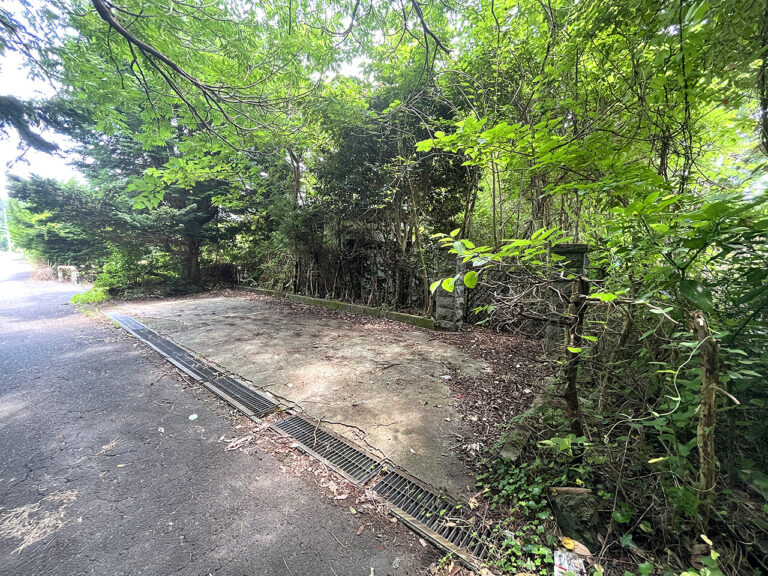伊豆高原パークガーデン 第二駐車場（宿から50m・2台）