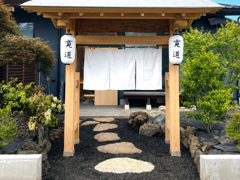 FUJI河口湖テラス 門