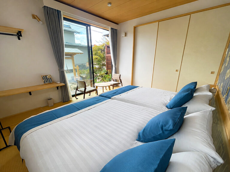 FUJI河口湖テラス 寝室①：お部屋からの眺め