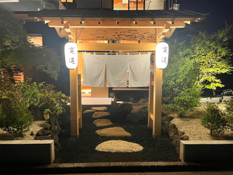 FUJI河口湖テラス 門